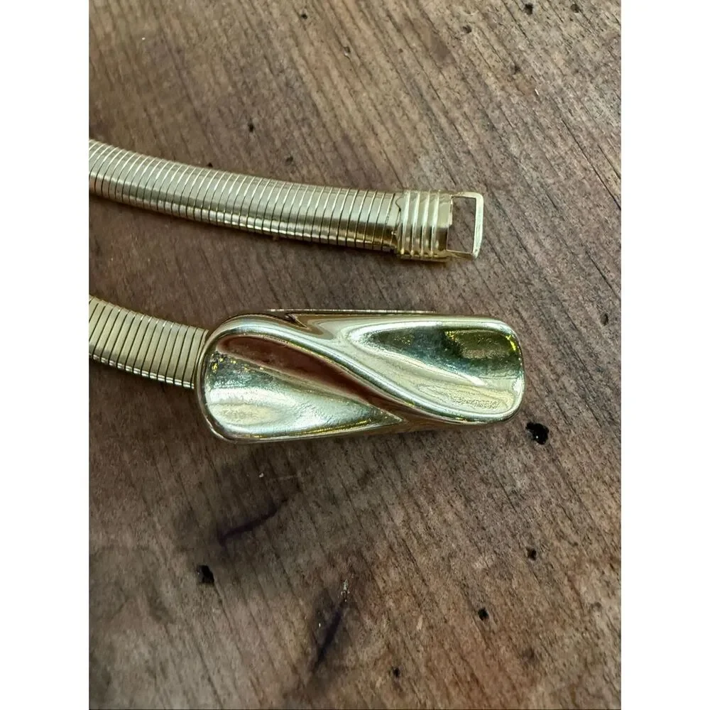 Vintage 80s Gold Tone Stretch Belt Beveled Rectangular Clip Buckle M